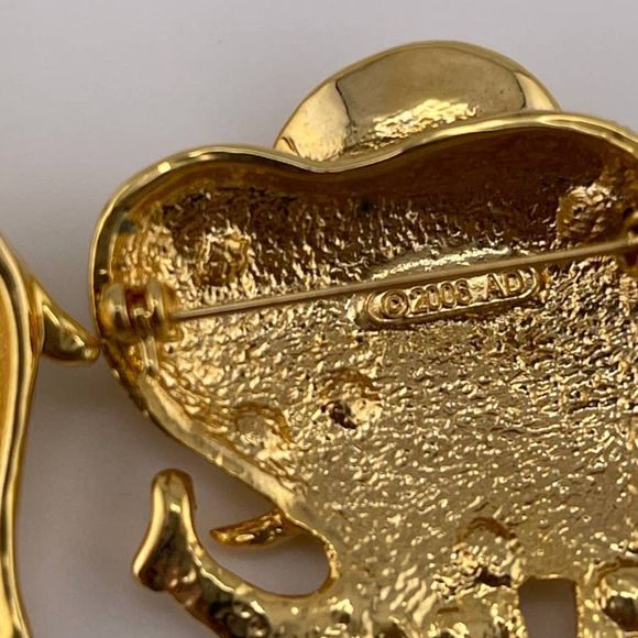 VTG Gold Tone Diamond Rhinestone With‎ Red Eye Elephant Brooch Necklace AD 2006 - Picture 5 of 6